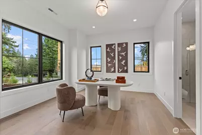 10789 SE 10th Street, Bellevue, WA 98004 - Photo 12