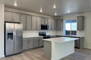 1936 NW Meadowview Dr, Poulsbo, WA 98370 - Photo 2