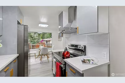 13909 4th Avenue NE, Seattle, WA 98125 - Photo 18