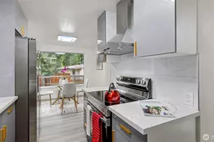 13909 4th Ave NE, Seattle, WA 98125 - Photo 18