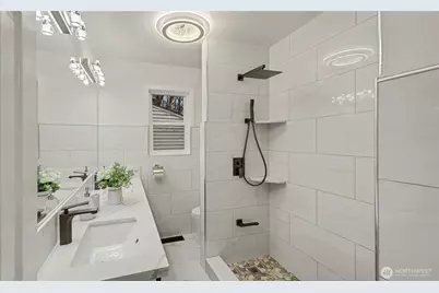 13909 4th Avenue NE, Seattle, WA 98125 - Photo 24