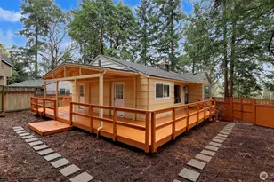 13909 4th Ave NE, Seattle, WA 98125 - Photo 4