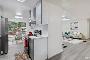 13909 4th Ave NE, Seattle, WA 98125 - Photo 14