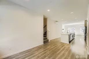 15720 Meadow Rd, Lynnwood, WA 98087 - Photo 14