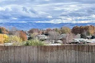 940 SE 12th St, College Place, WA 99324 - Photo 10