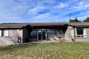 940 SE 12th St, College Place, WA 99324 - Photo 2