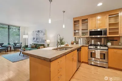 2716 Elliot Avenue #301, Seattle, WA 98121 - Photo 4