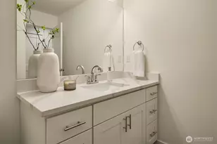 10001 SE 25th St, Bellevue, WA 98004 - Photo 18