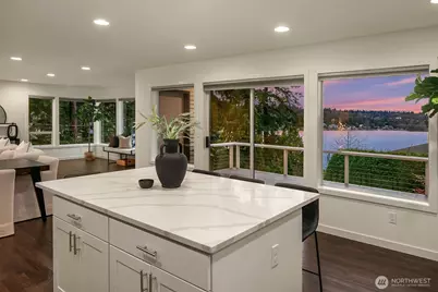 10001 SE 25th Street, Bellevue, WA 98004 - Photo 8