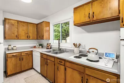 25740 20th Avenue S, Des Moines, WA 98198 - Photo 8