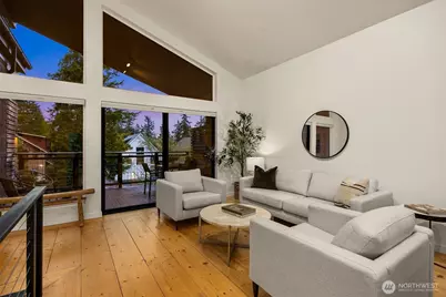 522 Madrona Way NE #4, Bainbridge Island, WA 98110 - Photo 2