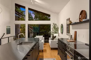 522 Madrona Way NE, Bainbridge Island, WA 98110 - Photo 8