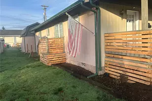 1025 E St, Centralia, WA 98531 - Photo 2