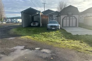 1025 E St, Centralia, WA 98531 - Photo 6