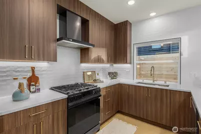 106 N 80th, Seattle, WA 98103 - Photo 8