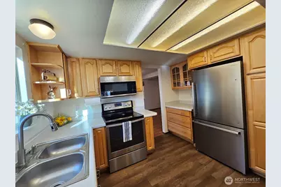 9135 Baird Court NW, Bremerton, WA 98311 - Photo 4