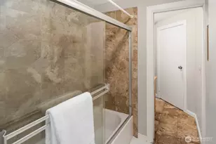 10330 SE 6th St, Bellevue, WA 98004 - Photo 20