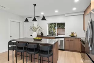 14306 Roslyn Pl N, Seattle, WA 98133 - Photo 8