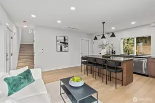 14306 Roslyn Pl N, Seattle, WA 98133 - Photo 4