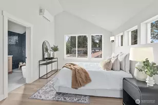 14306 Roslyn Pl N, Seattle, WA 98133 - Photo 10