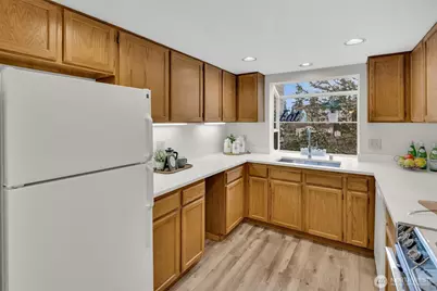 3941 226th Place SE #211, Issaquah, WA 98029 - Photo 6