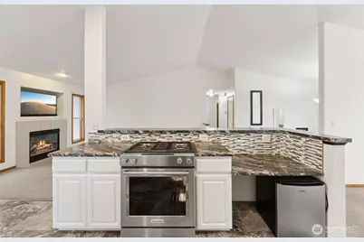 16322 37th Street Ct E, Lake Tapps, WA 98391 - Photo 8