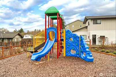 981 NW Highgarden Drive, Bremerton, WA 98311 - Photo 22