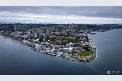 3035 64th Avenue SW, Seattle, WA 98116 - Photo 4