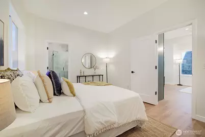 7008 Linden Avenue N, Seattle, WA 98103 - Photo 18