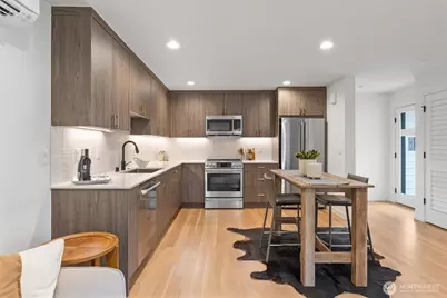 2212 Broadway E, Seattle, WA 98102 - Photo 8