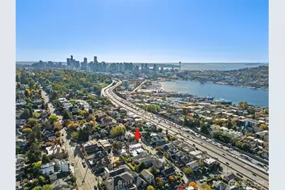 2212 Broadway E, Seattle, WA 98102 - Photo 2