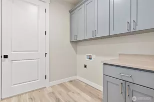 1529 Lockridge Loop E, Enumclaw, WA 98022 - Photo 16