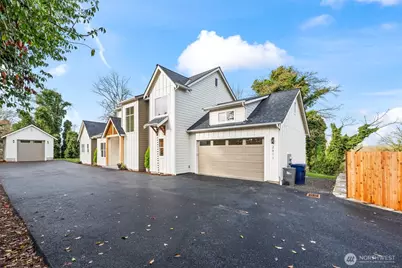 2811 McHugh Avenue, Enumclaw, WA 98022 - Photo 2