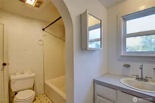 1040 W Shady Ln, Oak Harbor, WA 98277 - Photo 8