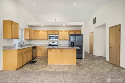 18714 17th Avenue E, Spanaway, WA 98387 - Photo 16