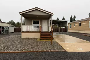 2010 Broadway Ave, Hoquiam, WA 98550 - Photo 2