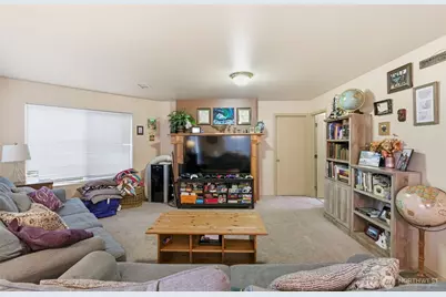 18708 94th Avenue Ct E, Puyallup, WA 98375 - Photo 4