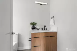 14306 Roslyn Pl N, Seattle, WA 98133 - Photo 16