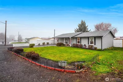 326 W 8th St, Warden, WA 98857 - Photo 1