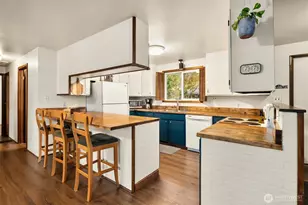 609 NW Broadway St, Coupeville, WA 98239 - Photo 12