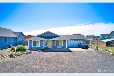 461 S Portal Loop SW, Ocean Shores, WA 98569 - Photo 1