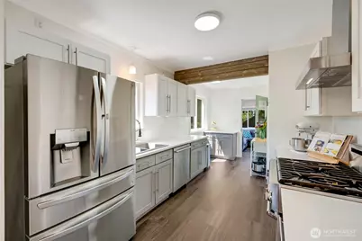 10045 9th Avenue SW, Seattle, WA 98146 - Photo 8