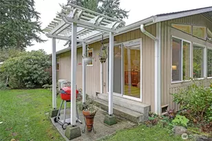 2931 SE Camano Dr, Camano Island, WA 98282 - Photo 14