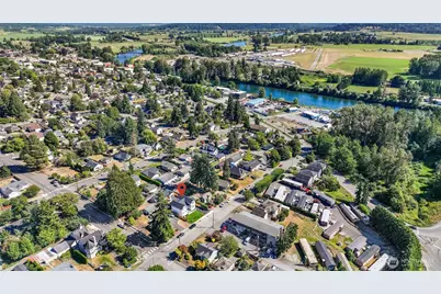 325 J Avenue #Unit A, Snohomish, WA 98290 - Photo 2