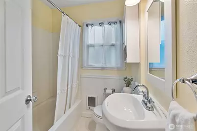 1027 S Rochester Street, Tacoma, WA 98465 - Photo 18