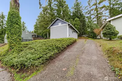 1703 Harrison Avenue SE, Port Orchard, WA 98366 - Photo 2