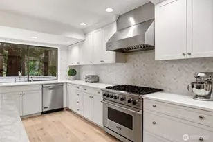 21845 NE 30th Pl, Sammamish, WA 98074 - Photo 10