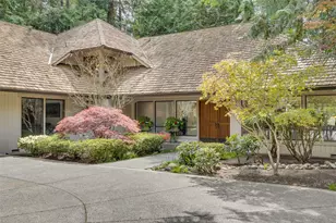21845 NE 30th Pl, Sammamish, WA 98074 - Photo 2