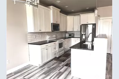 1120 E Mt Adams St., Othello, WA 99344 - Photo 8