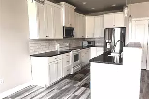 1120 E Mt. Adams St, Othello, WA 99344 - Photo 8